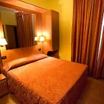Lella 2*