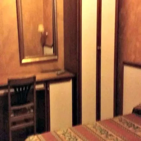 فندق ليلا 2*