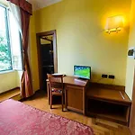 Hotel Lella 2*