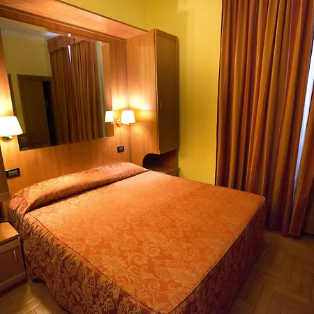 Lella Hotel 2*